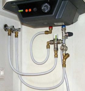 Подключение водонагревателя к водопроводу. Фото №3